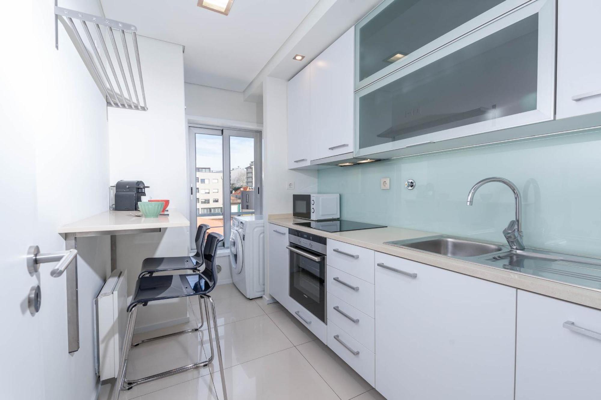 Cedofeita Sunny Apartment - Balcony & Parking Porto Eksteriør billede